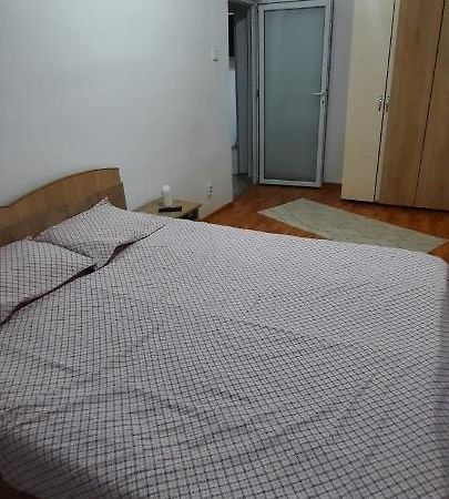 Apartament La Denis Bîrlad エクステリア 写真