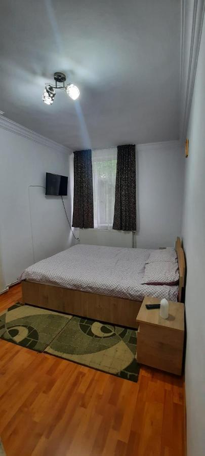 Apartament La Denis Bîrlad エクステリア 写真